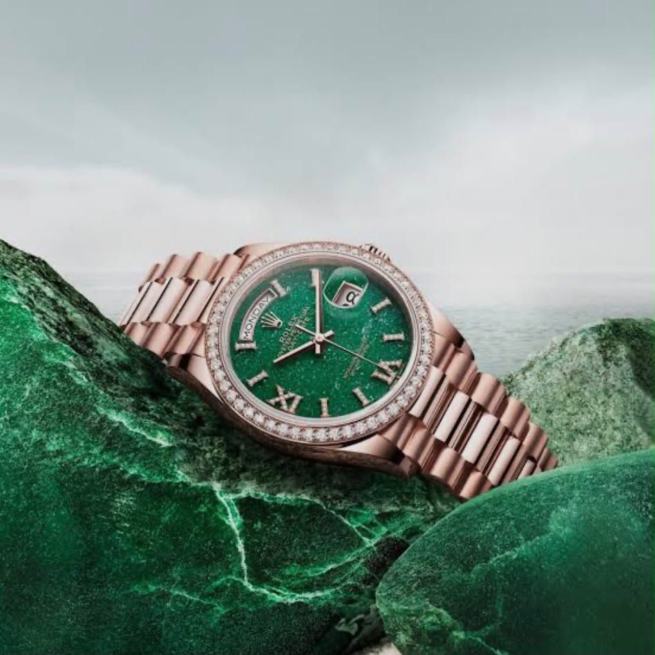 Men's luxury gold watch